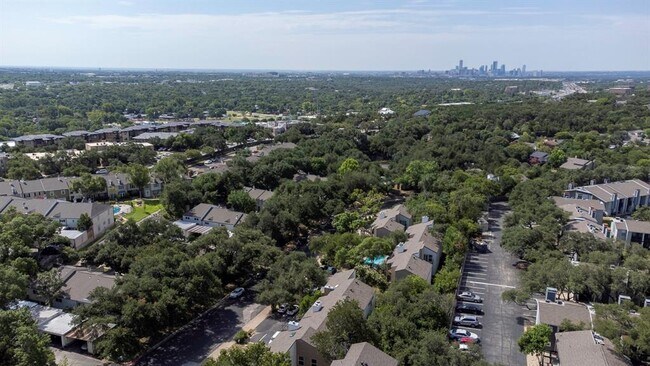 Building Photo - 6600 Valleyside Rd