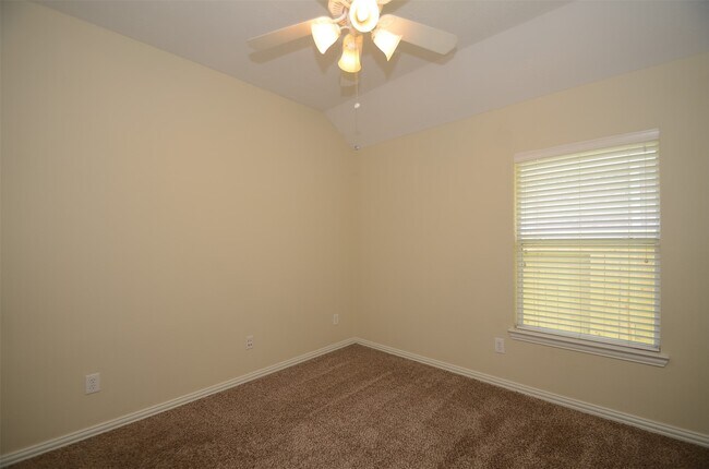 Building Photo - 23207 Dewflower Dr