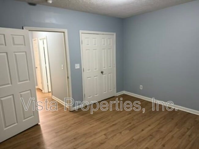 Building Photo - 1612 W Market St