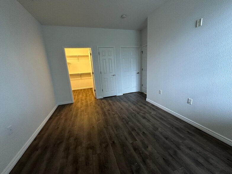 Building Photo - 2672 S Cathay Way