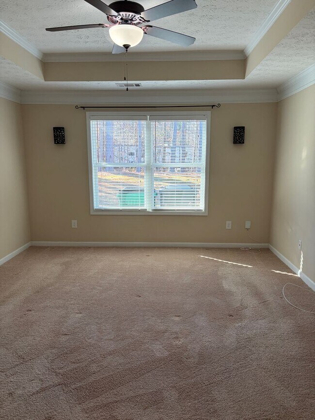 Building Photo - Beautiful Stepless Ranch