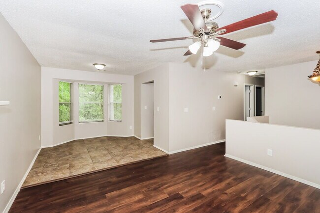 Building Photo - 1505 Chelsea Downs Dr NE