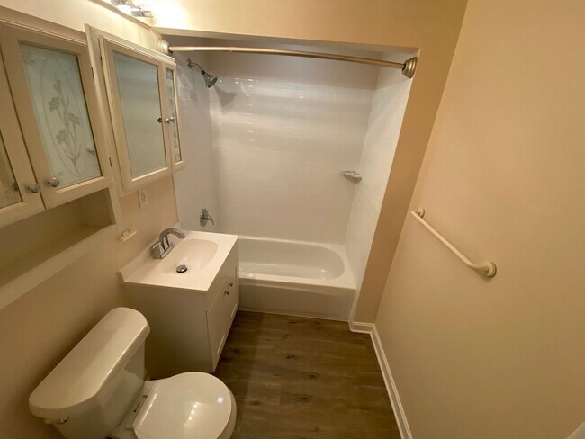 Building Photo - Daisy4001