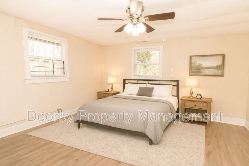 Building Photo - 1422 Wilson Rd