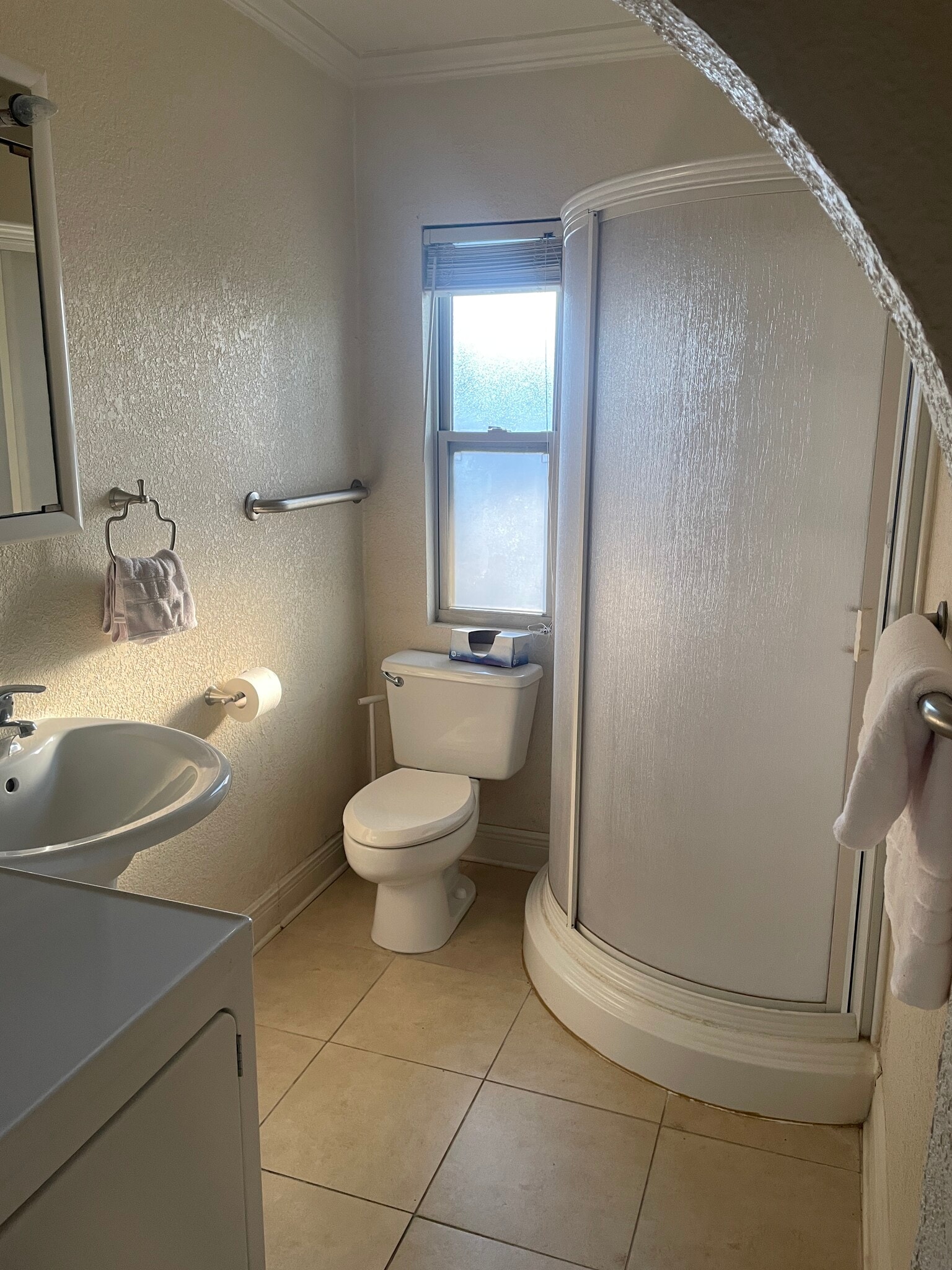 Building Photo - 323 Wildwood Way