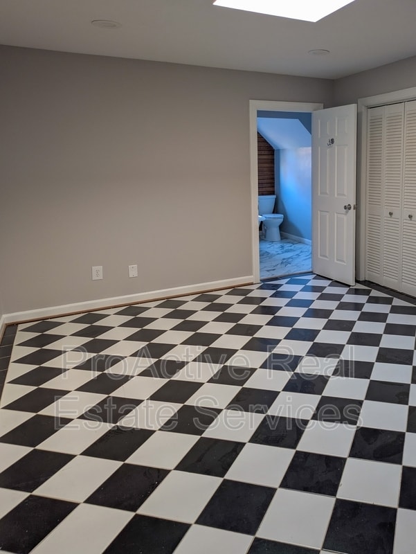 Building Photo - 1014 Colonial Ave