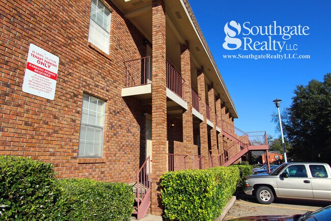 Building Photo - Hardy Manor Apartment Homes