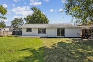 Building Photo - 303 N Delphine St