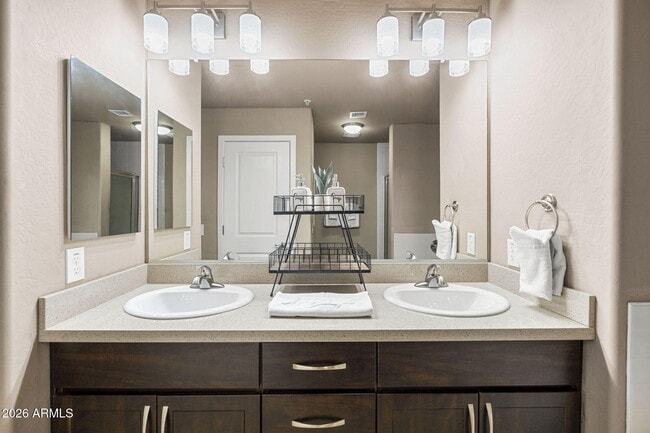 Building Photo - 5450 E Deer Valley Dr