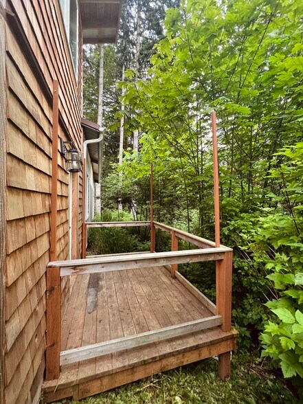 Building Photo - 387 Manley Rd