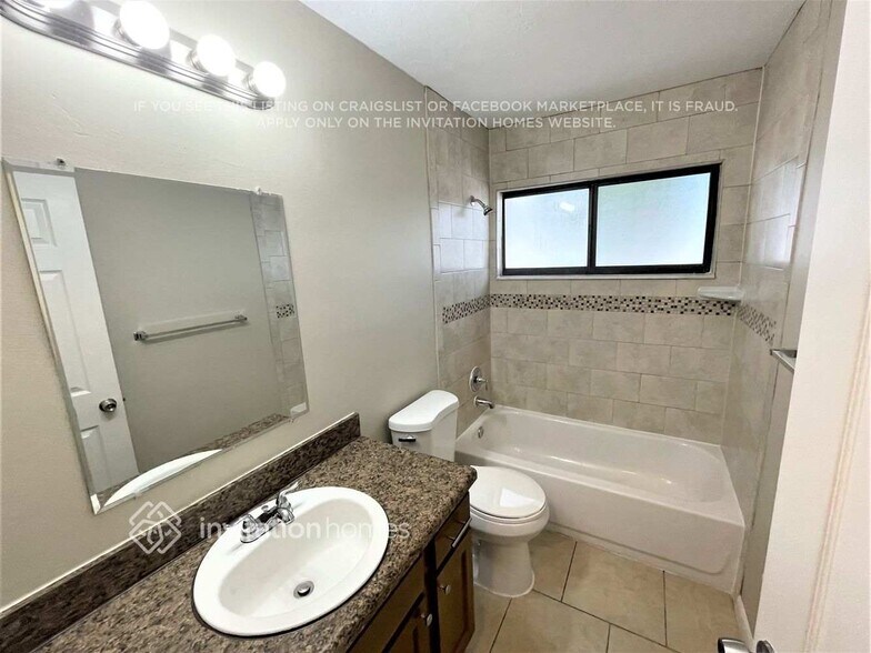 Building Photo - 3620 Bali Dr