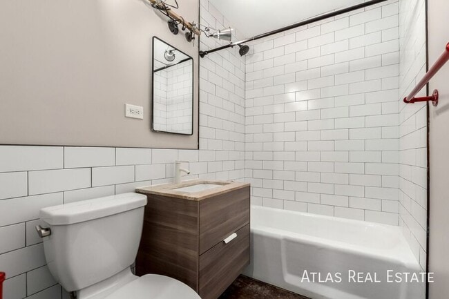 Building Photo - 224 W Montecito Ave