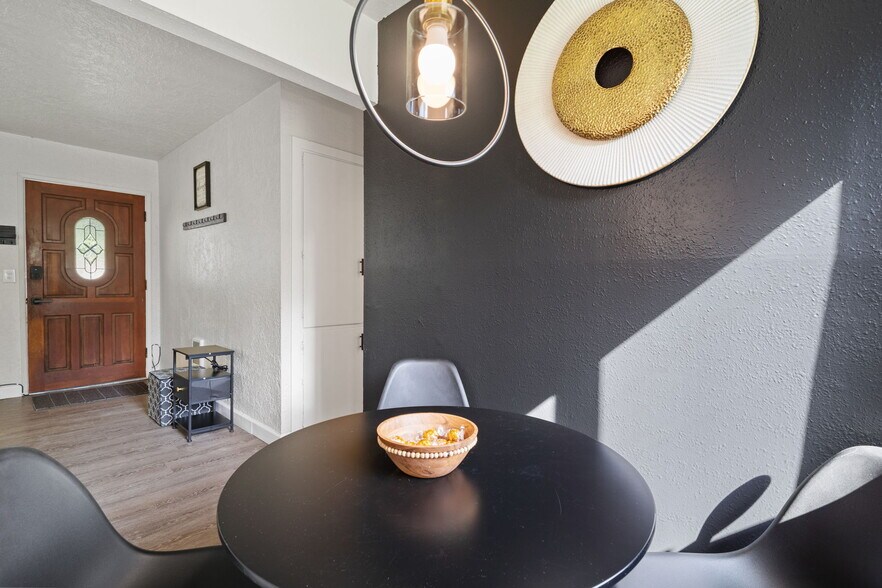 Building Photo - 140 4th St