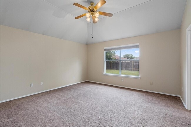 Building Photo - 1404 River Oak Dr