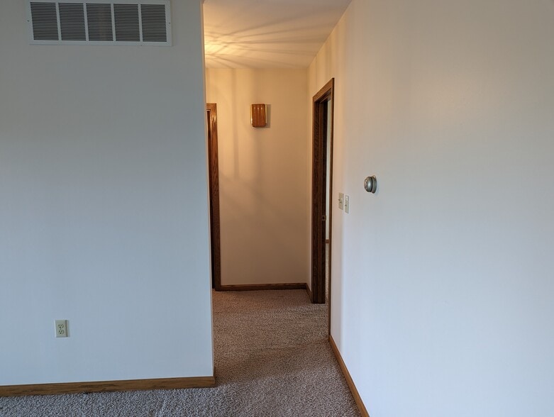 Building Photo - 500 Wildwood Dr