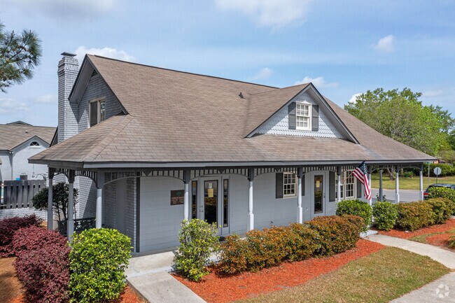 Building Photo - Peppertree Apartments