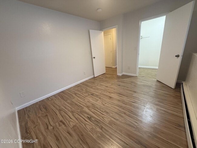 Building Photo - 441 N Flower St