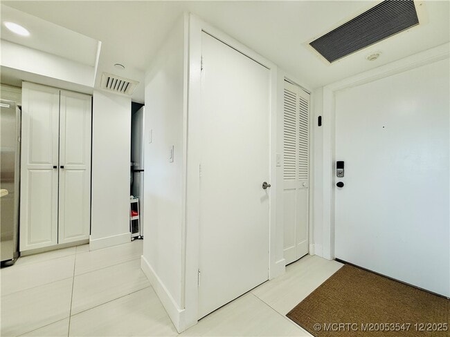 Building Photo - 8800 S Ocean Dr