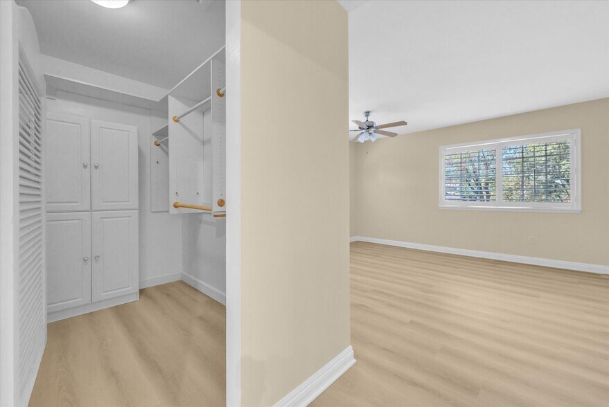 Building Photo - 175 Masters Ave