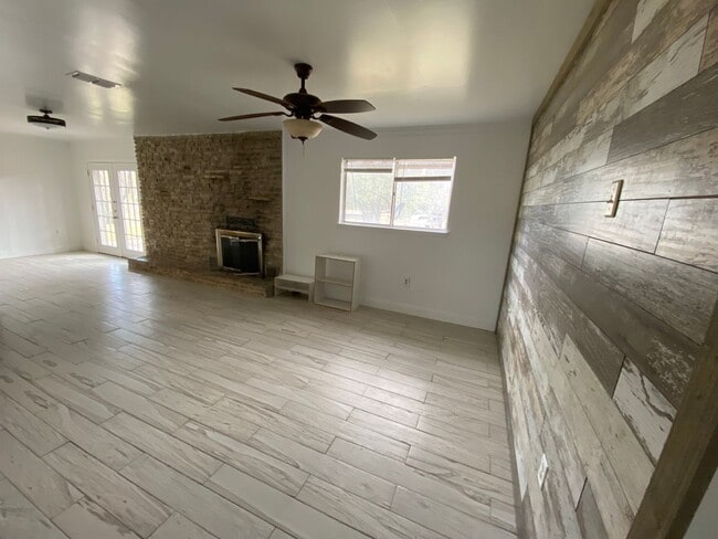 Building Photo - Nice Country living!