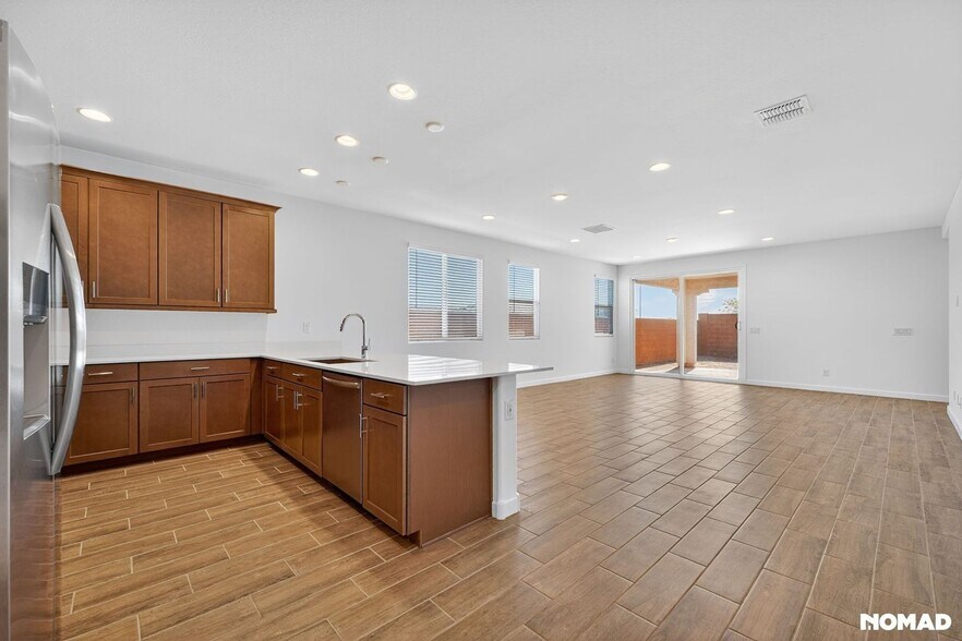 Building Photo - 8159 E Paloma Ave