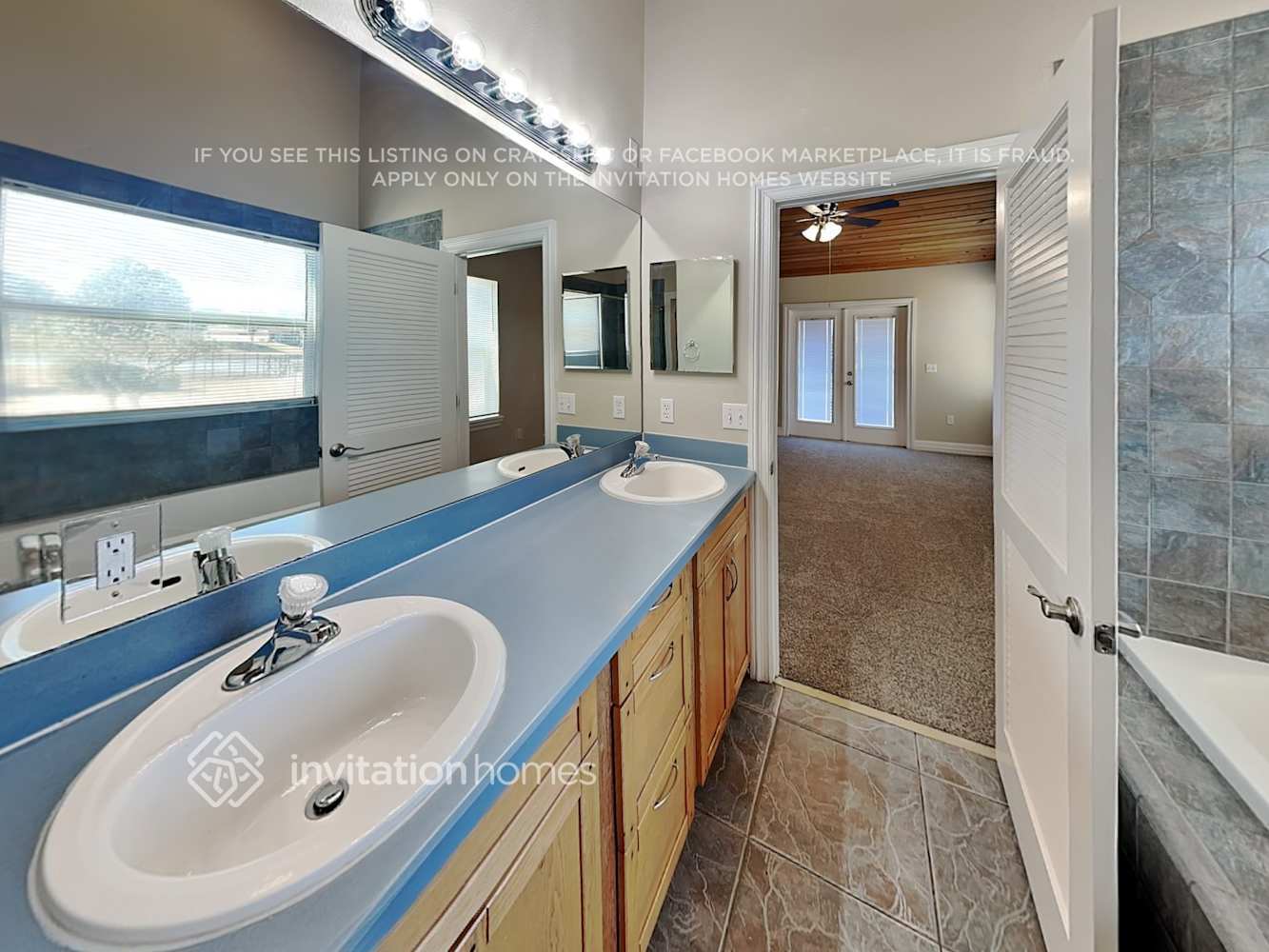 Building Photo - 10613 Lakeshore Dr