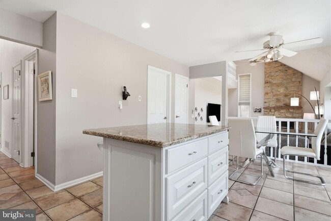 Building Photo - 9 Hibiscus Pl