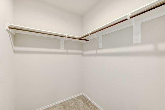 Building Photo - 21335 Hendricks Holw Ln