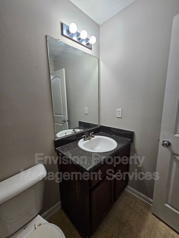 Building Photo - 1556 Arbor Pl Dr