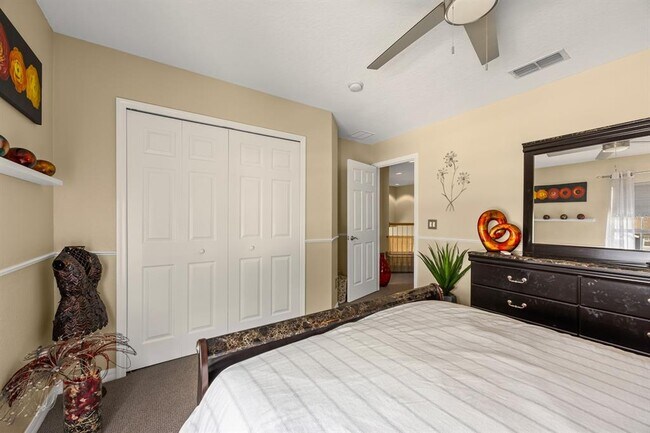 Building Photo - 324 Bonville Dr