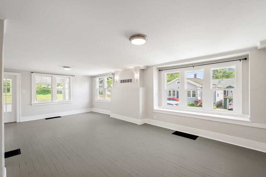 Building Photo - 1112 Park Ave