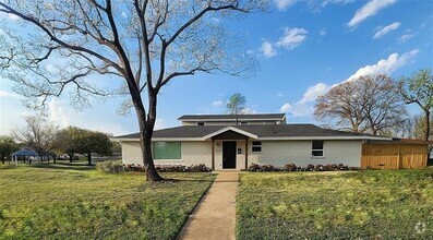 Building Photo - 7001 Oakland Ln