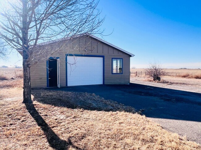 Building Photo - 15892 Co Rd 40