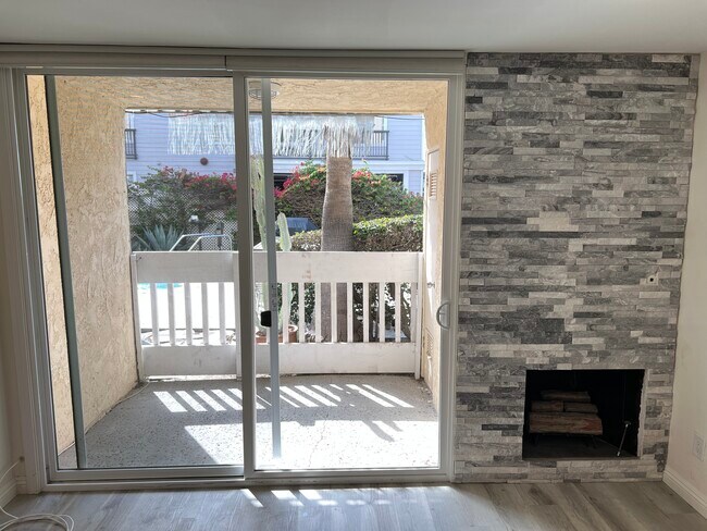 Building Photo - 22 Navy St