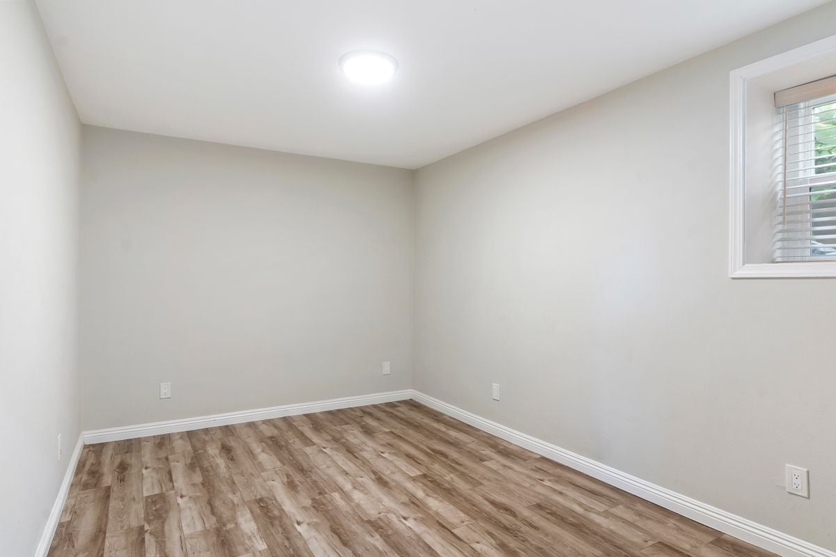 Building Photo - 744 Onarga Ave