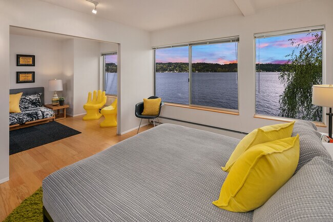 Building Photo - 10514 Riviera Pl NE