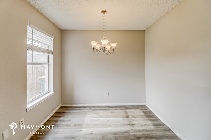 Building Photo - 1005 Meadowbend Dr