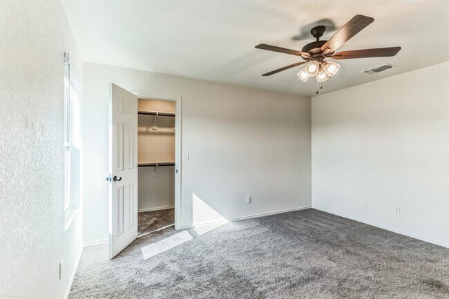 Building Photo - 2416 Alterman Dr