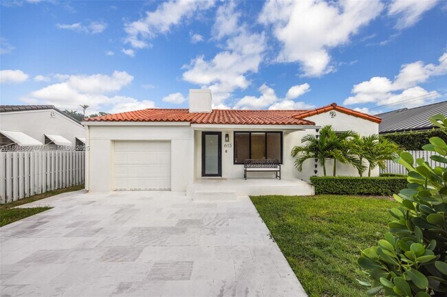 Building Photo - 615 SW 21st Rd