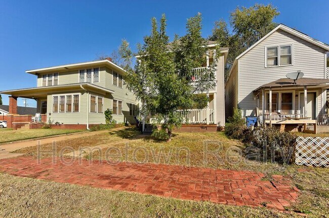 Building Photo - 506 E Harrison Ave