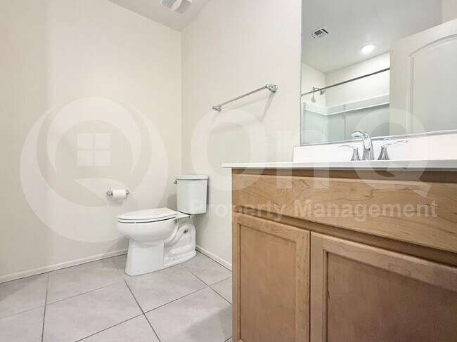 Building Photo - 2635 W Bowker St