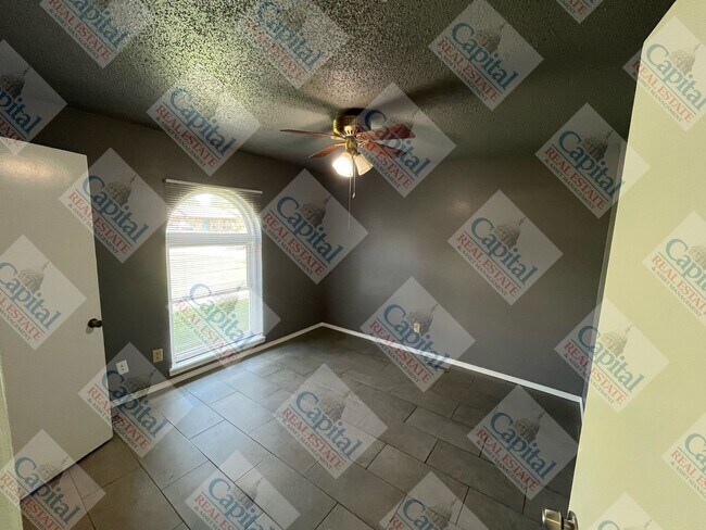 Building Photo - Home Sweet Home!!!