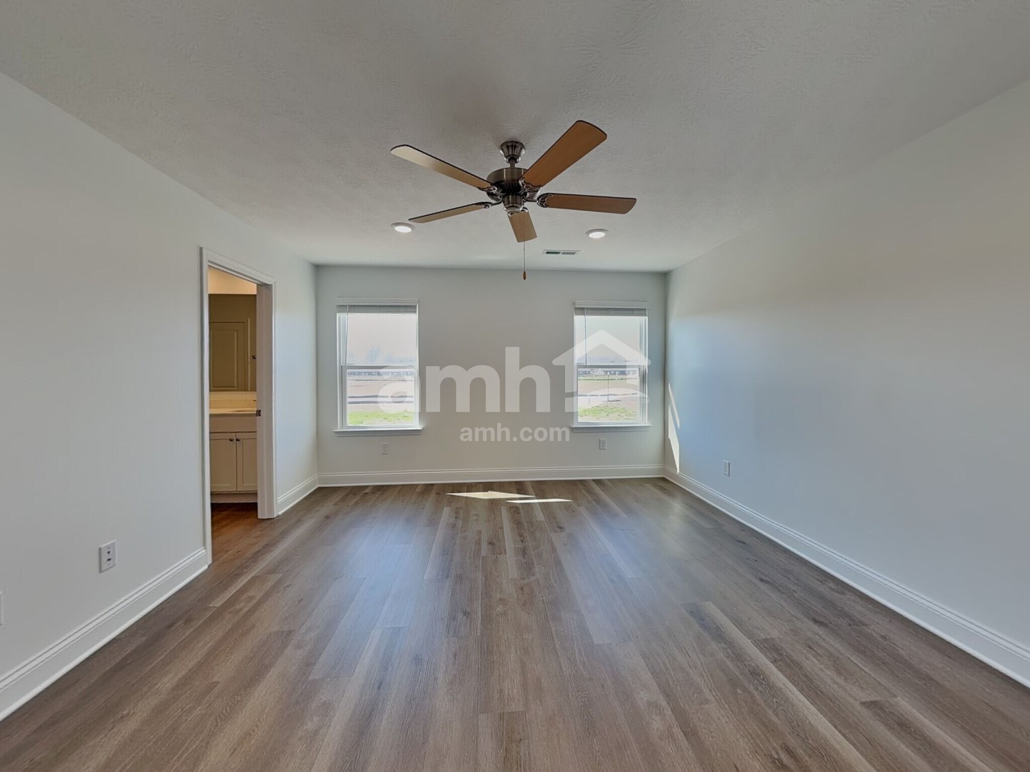 Building Photo - 9085 Henley Ave