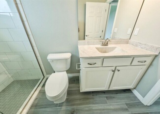 Building Photo - Executive 4/3 Rental