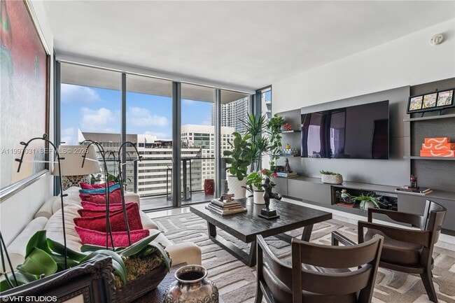 Building Photo - 88 SW 7th St