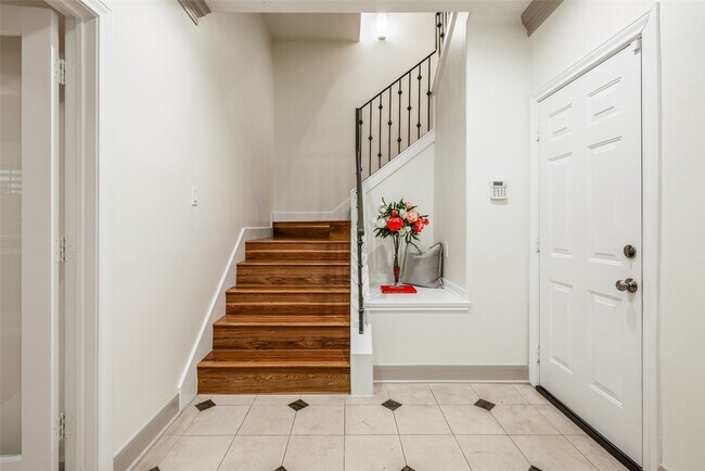 Building Photo - 2019 Morse St