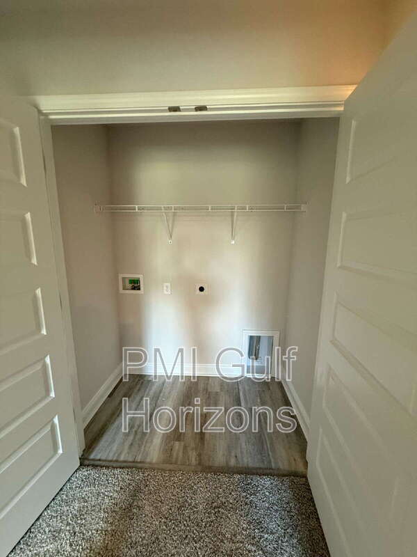 Building Photo - 710-E Giese Ln