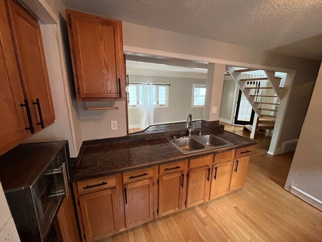 Primary Photo - 3215 N Bartlett Ave