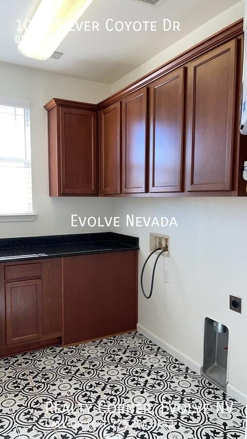 Building Photo - 1066 Silver Coyote Dr