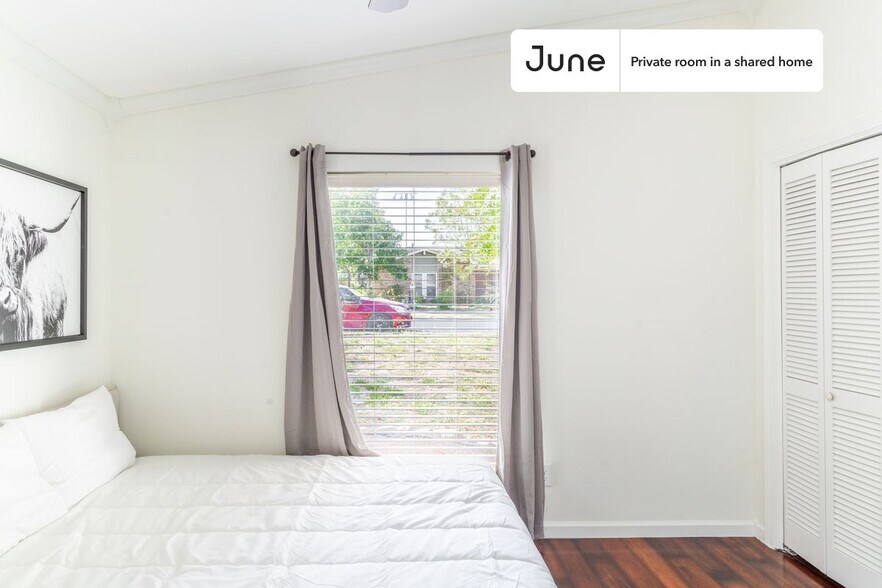 Building Photo - Room in Shared 4 bed/2 bath home